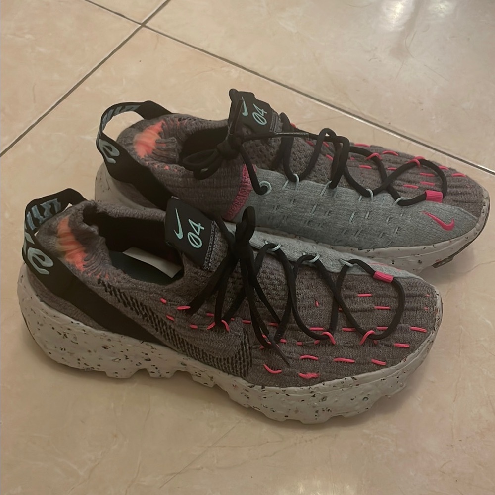 Nike Space Hippies Sz 6